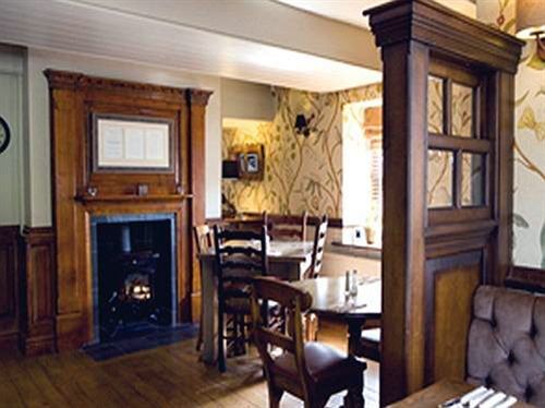 Black Lion Hotel Llanfair Talhaiarn Exterior foto